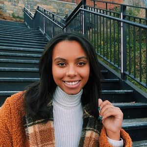 Meet your Posher, Evelyn